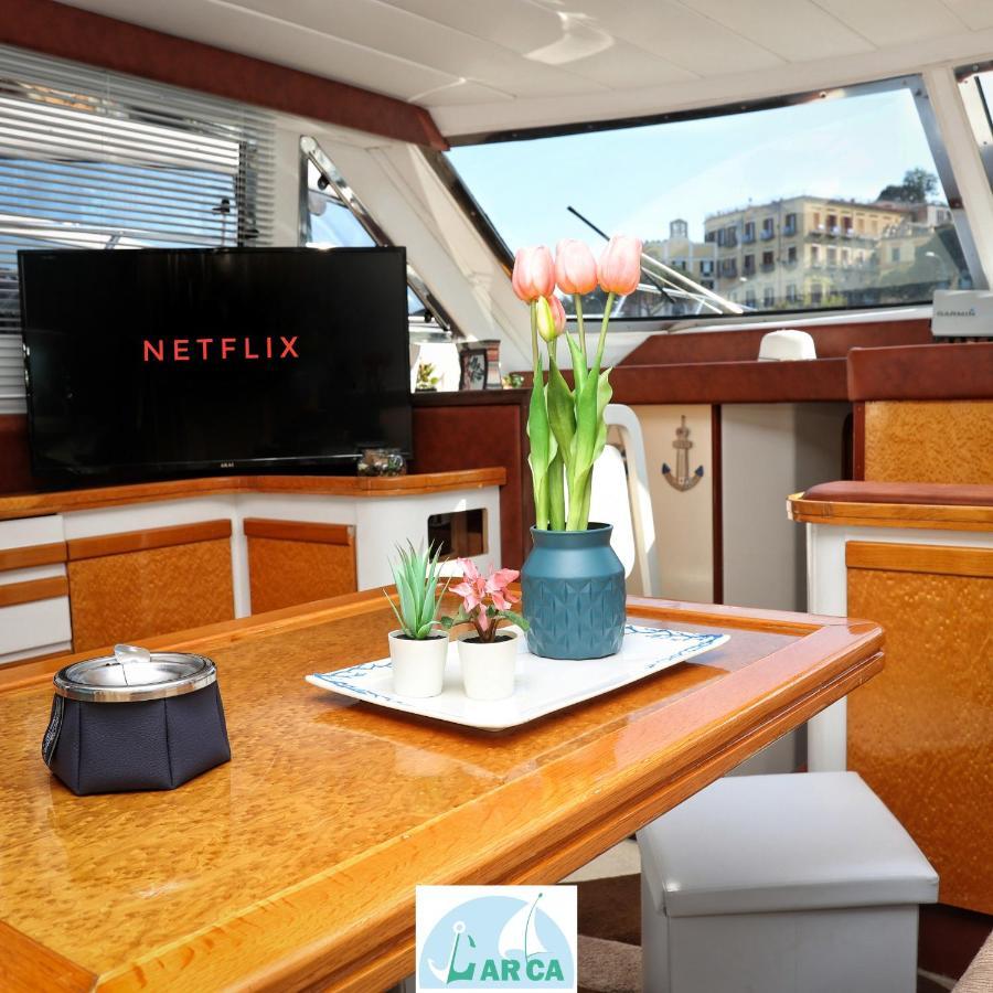 Hotel Boat And Breakfast Monica à Naples Extérieur photo