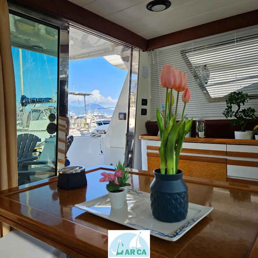 Hotel Boat And Breakfast Monica à Naples Extérieur photo