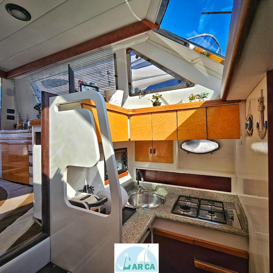 Hotel Boat And Breakfast Monica à Naples Extérieur photo